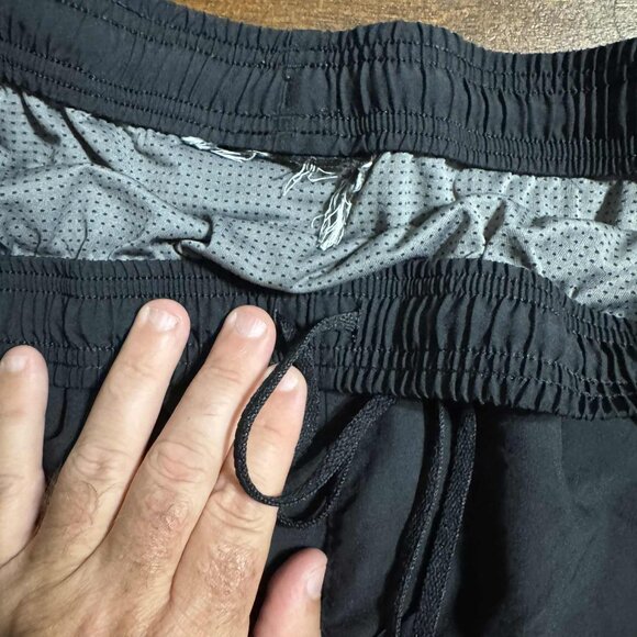 Mens Under Armour swimming trunks XL Black & Yellow - Picture 11 of 11